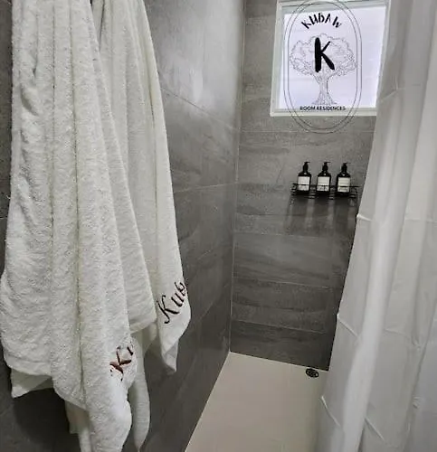Serene Summer Close Proximity To Araneta Centre Apartment *